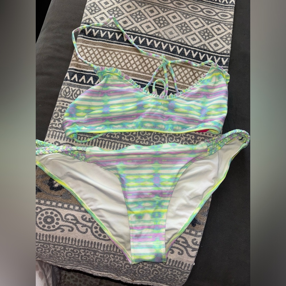 VS SWIM L